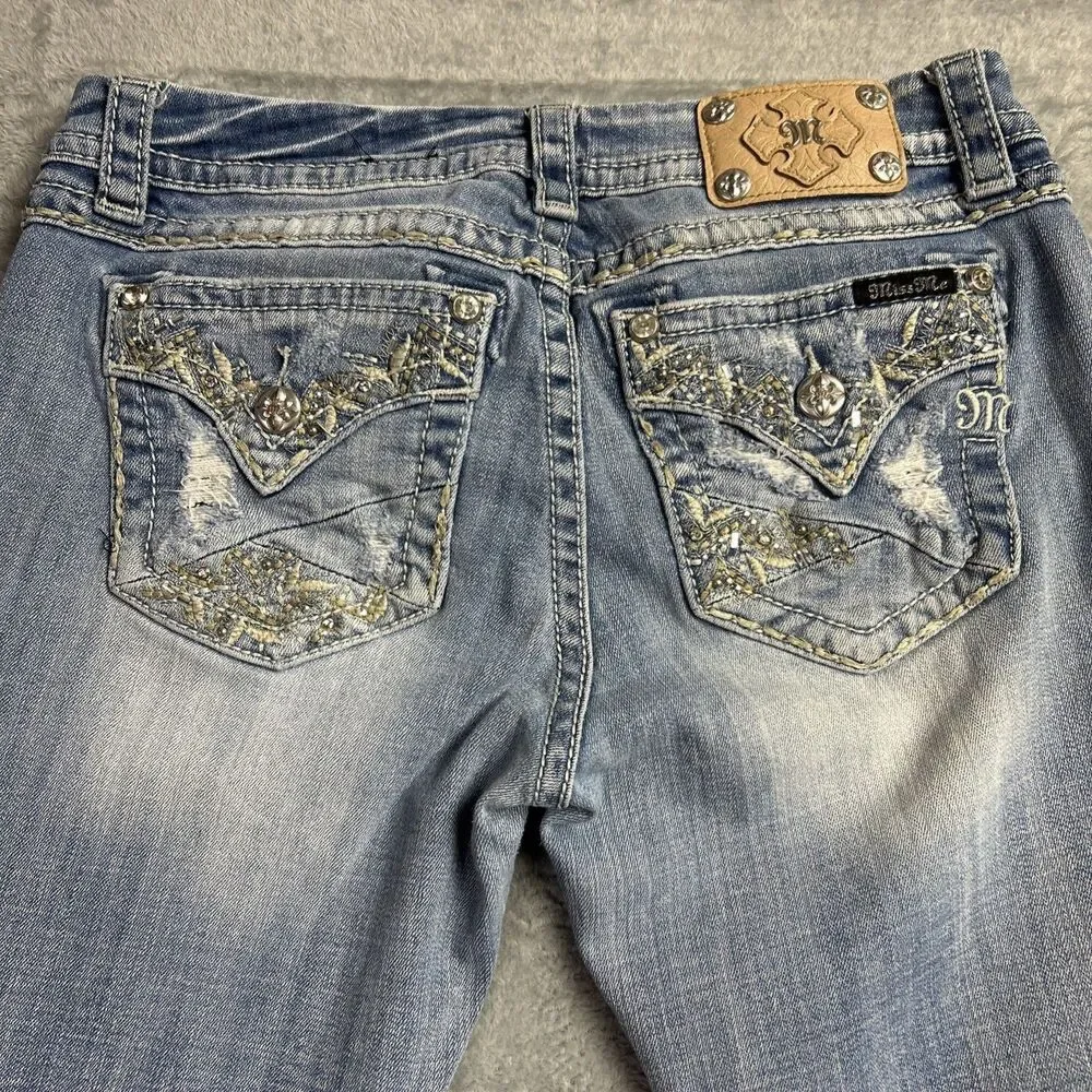 Miss Me Womens Jeans Mid Rise Easy Bootcut Embroidered Pocket Sz. 28 Distressed